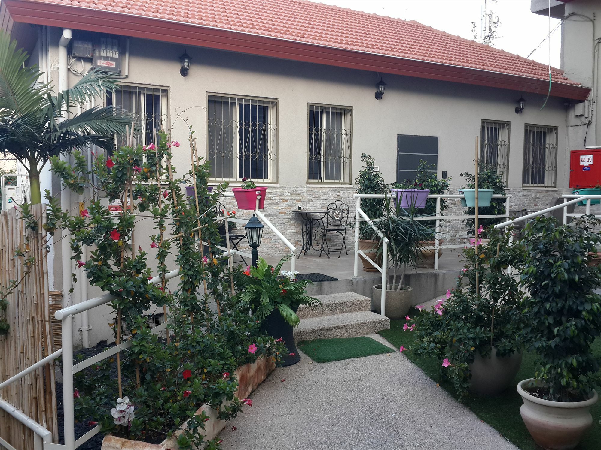 Loui Hotel Gardens Haifa Buitenkant foto